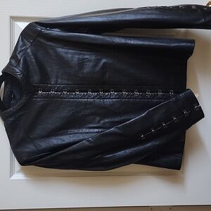 Harley-Davidson Black Leather Jacket Modern Minimalist Style